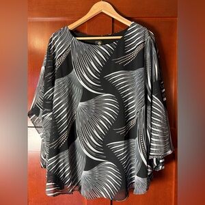 JM Collection Black and White Chiffon Fan Print Cape Blouse Size 1X